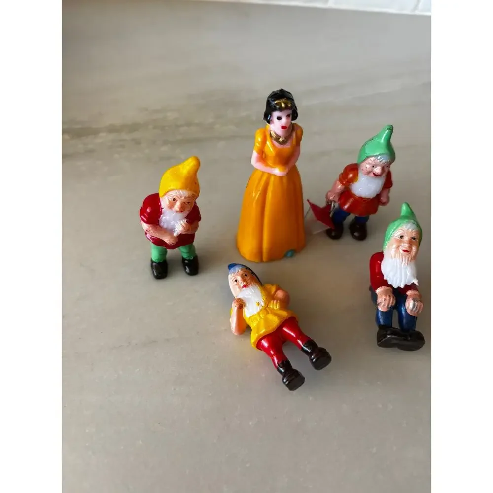 Vintage Snow White & Seven Dwarfs Plastic Figures Hong Kong Disney Dwarfs Lot